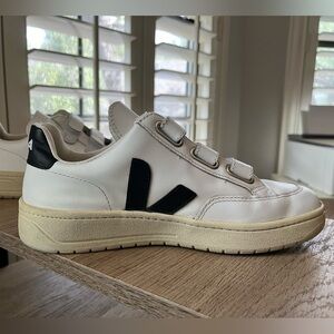 Veja ChromeFree Recife Sneakers - Velcro - white with black